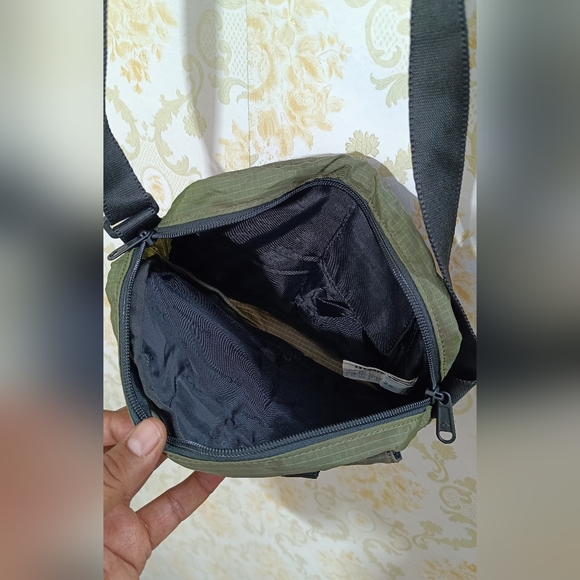 Columbia - Picture 5 of 8